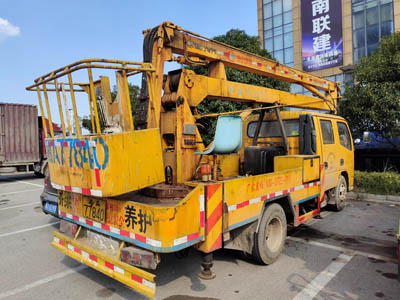 道路養(yǎng)護(hù)車(chē)