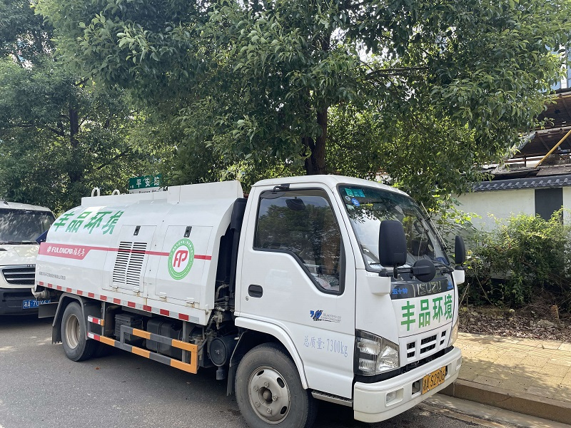 護(hù)欄清洗車(chē)