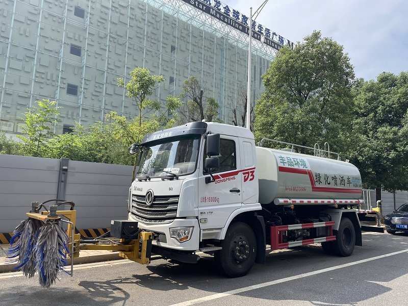 護(hù)欄清洗車(chē)