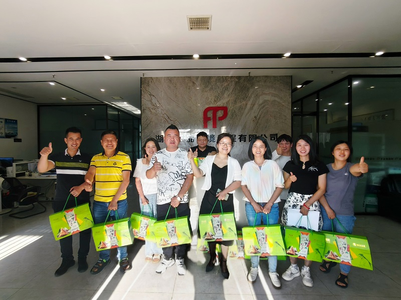 豐品快訊丨粽香暖一線，豐品送關(guān)懷